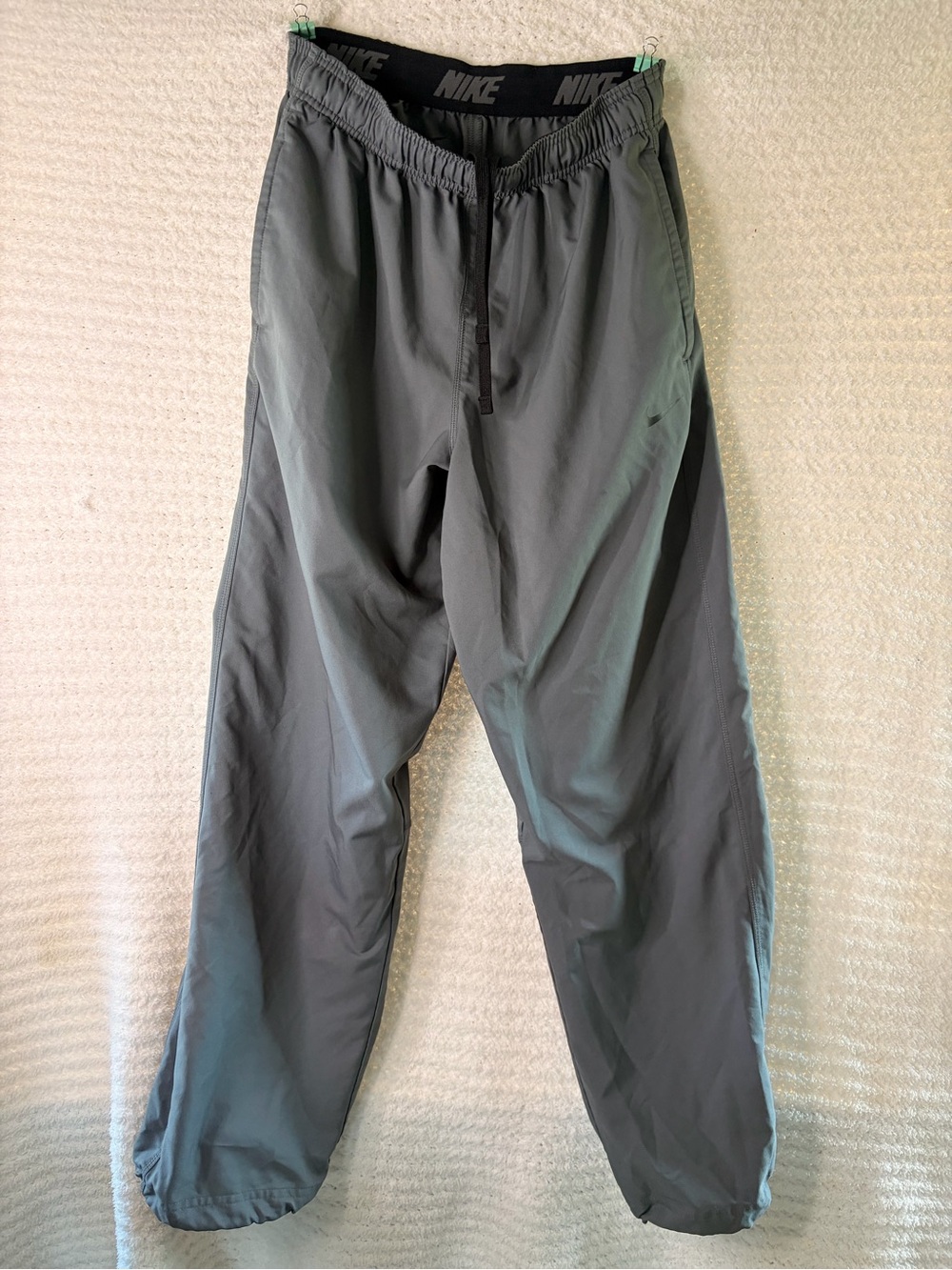 Nike Men's Dark Gray Lightweight Joggers